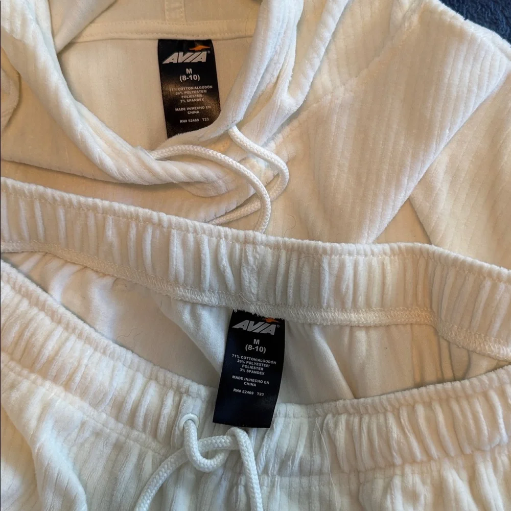 Avia Off-White Hooded Set - Picture 4 of 8